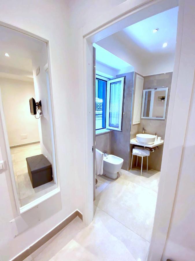 Casa Vacanze Santa Teresella 40 نابولي المظهر الخارجي الصورة