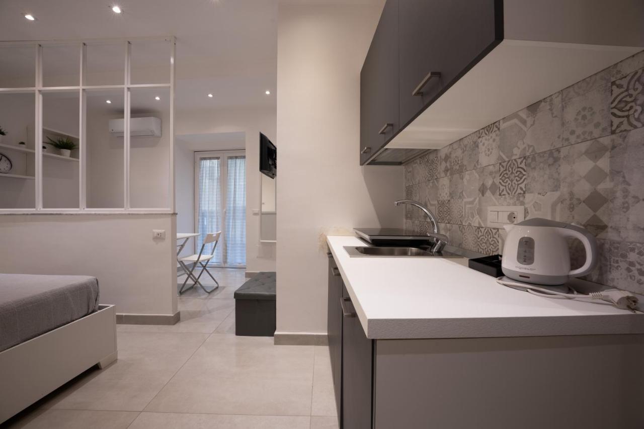 Casa Vacanze Santa Teresella 40 نابولي المظهر الخارجي الصورة