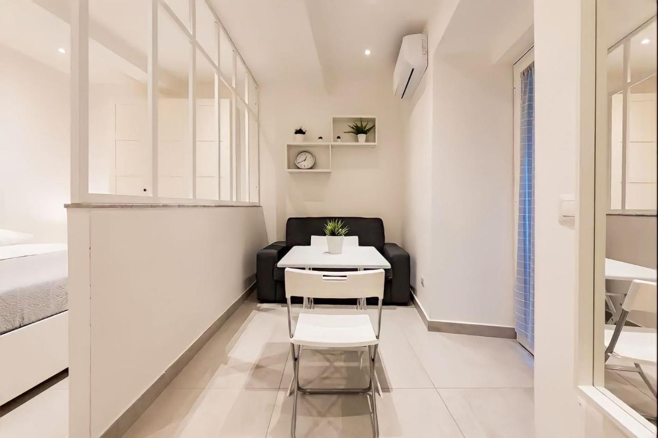 Casa Vacanze Santa Teresella 40 نابولي المظهر الخارجي الصورة