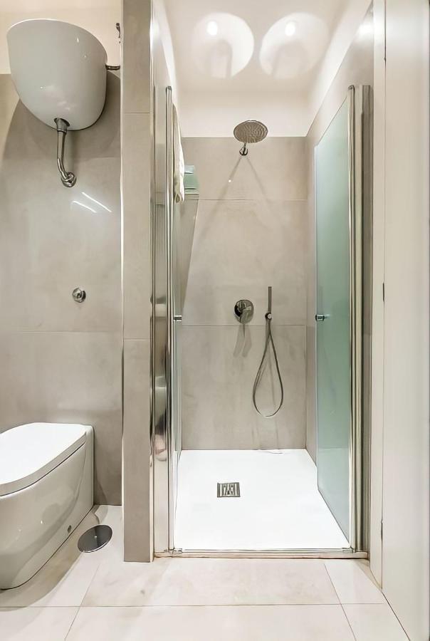 Casa Vacanze Santa Teresella 40 نابولي المظهر الخارجي الصورة