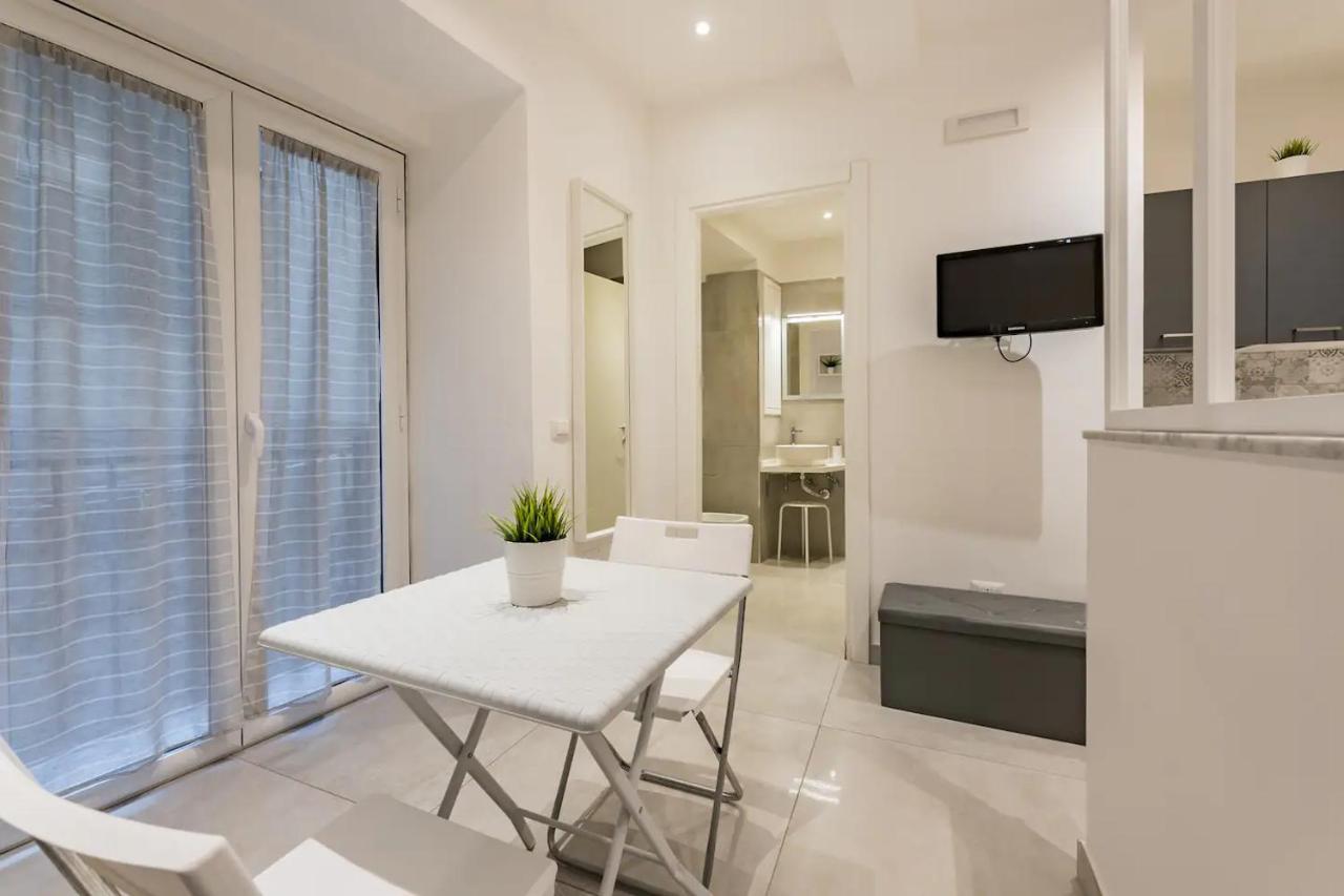Casa Vacanze Santa Teresella 40 نابولي المظهر الخارجي الصورة